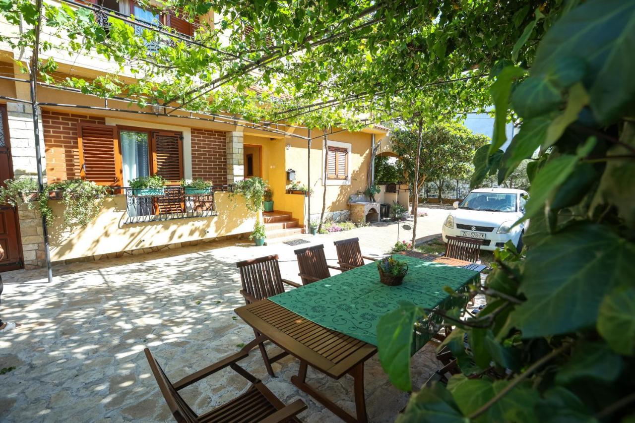 Apartments And Rooms Sinka Biograd Na Moru Εξωτερικό φωτογραφία