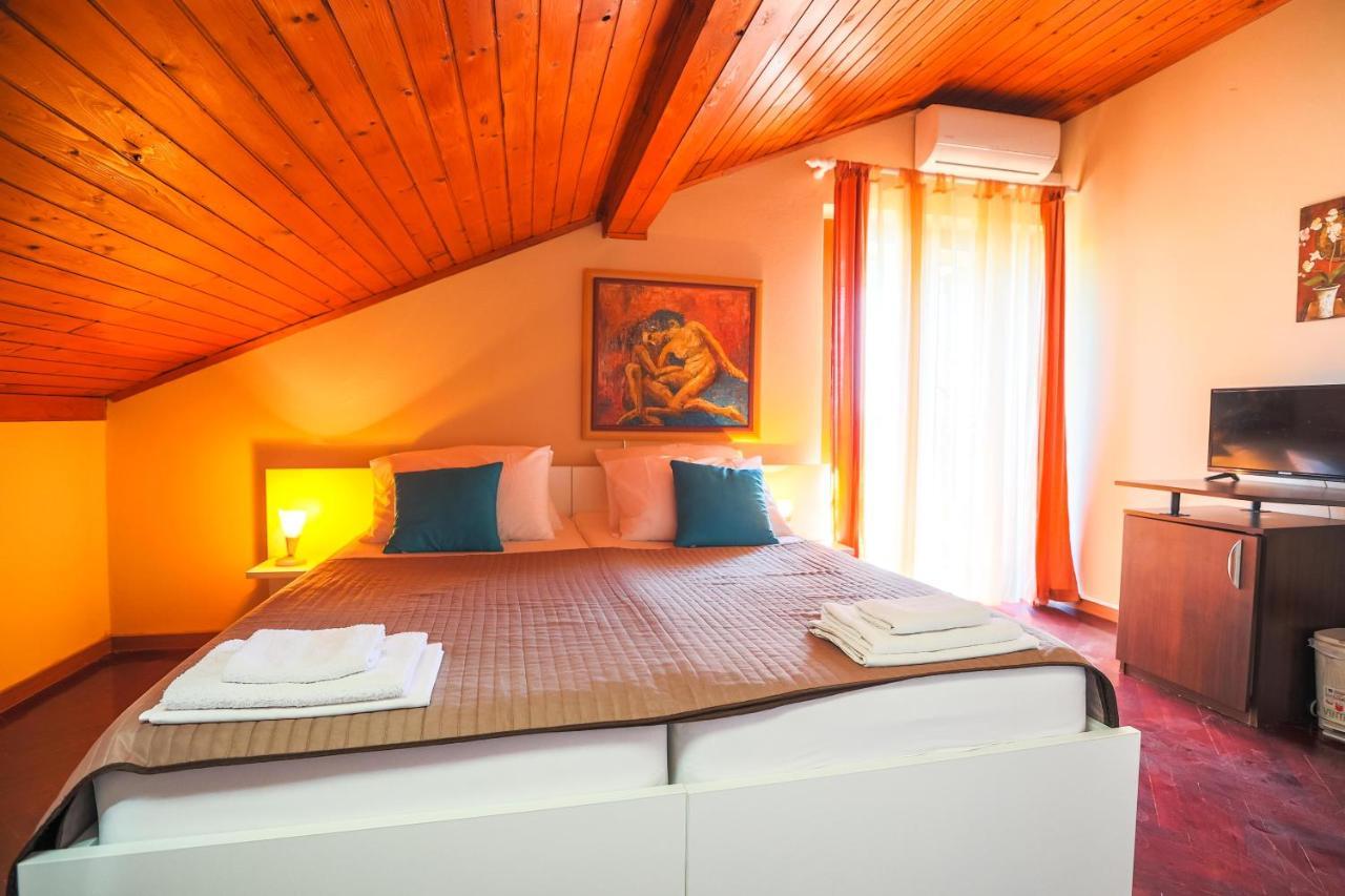Apartments And Rooms Sinka Biograd Na Moru Εξωτερικό φωτογραφία