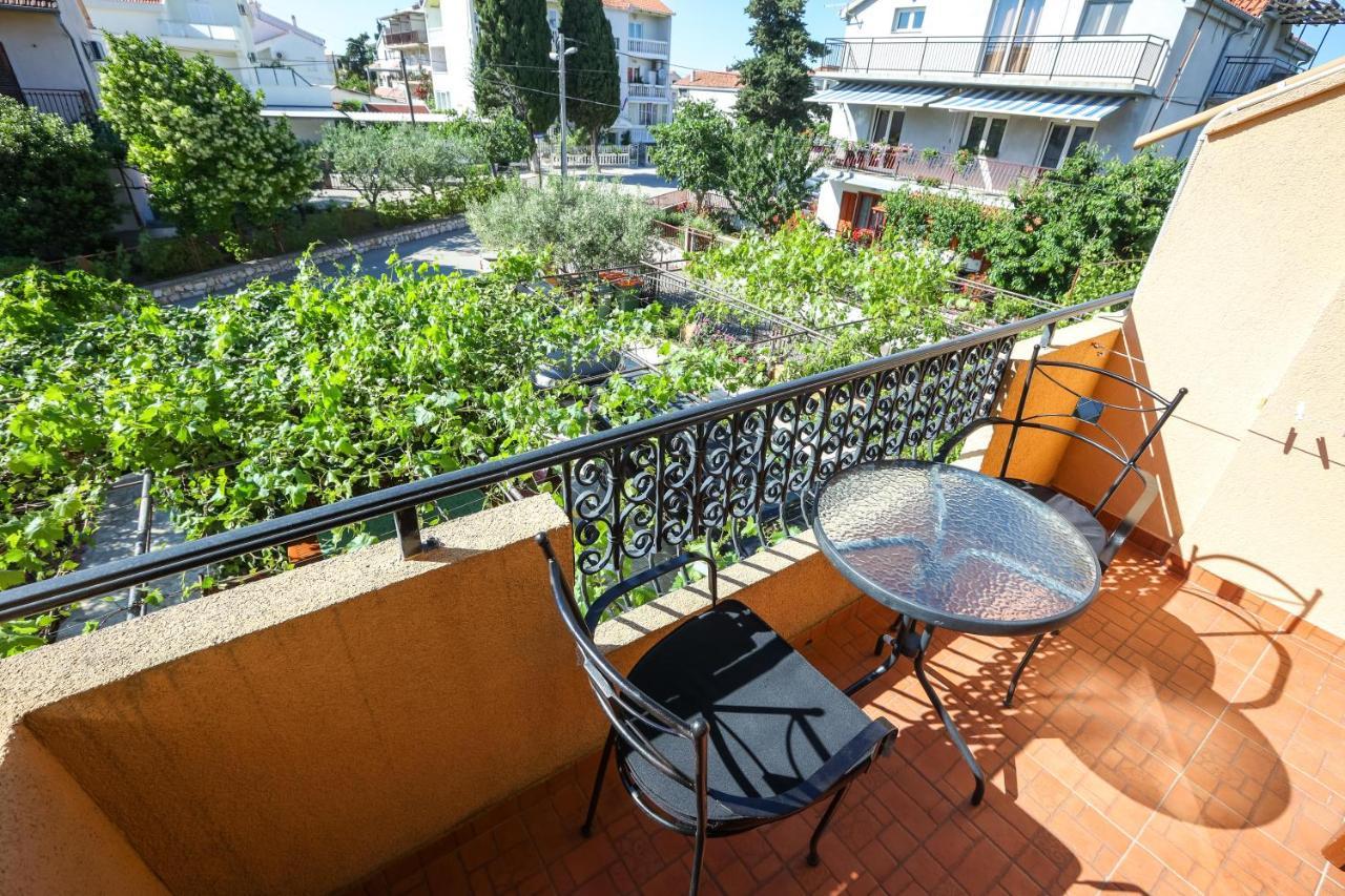 Apartments And Rooms Sinka Biograd Na Moru Εξωτερικό φωτογραφία