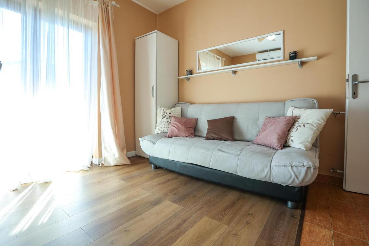 Apartments And Rooms Sinka Biograd Na Moru Εξωτερικό φωτογραφία