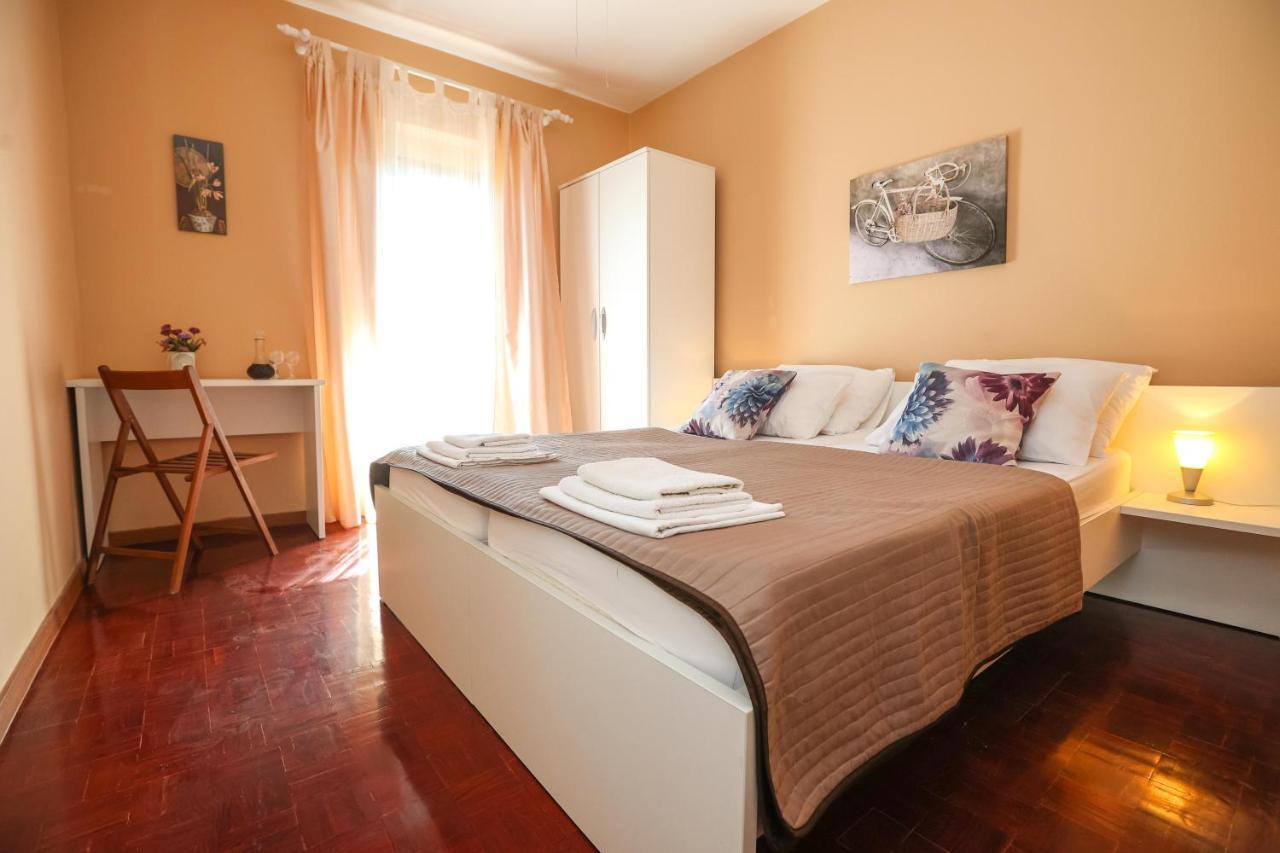 Apartments And Rooms Sinka Biograd Na Moru Εξωτερικό φωτογραφία