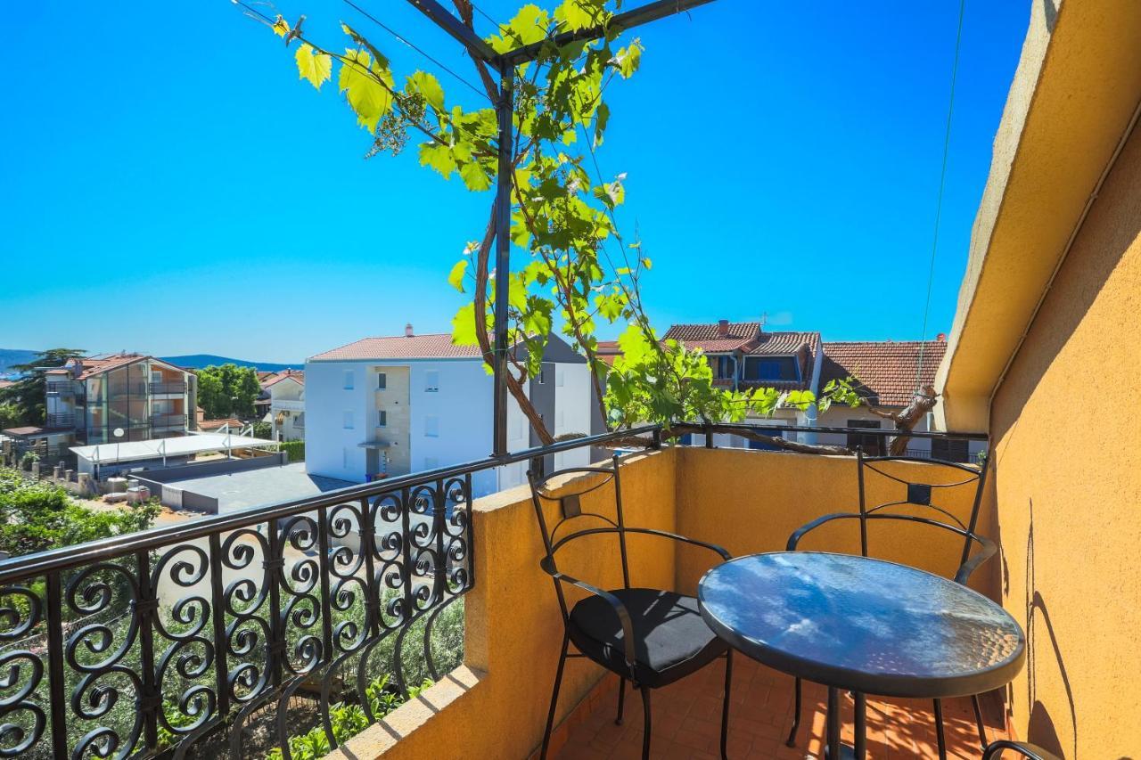 Apartments And Rooms Sinka Biograd Na Moru Εξωτερικό φωτογραφία